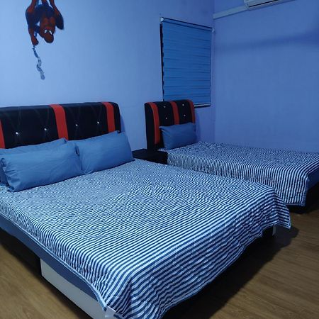 Hotel World Kids Fantasy Lumut Habitación foto